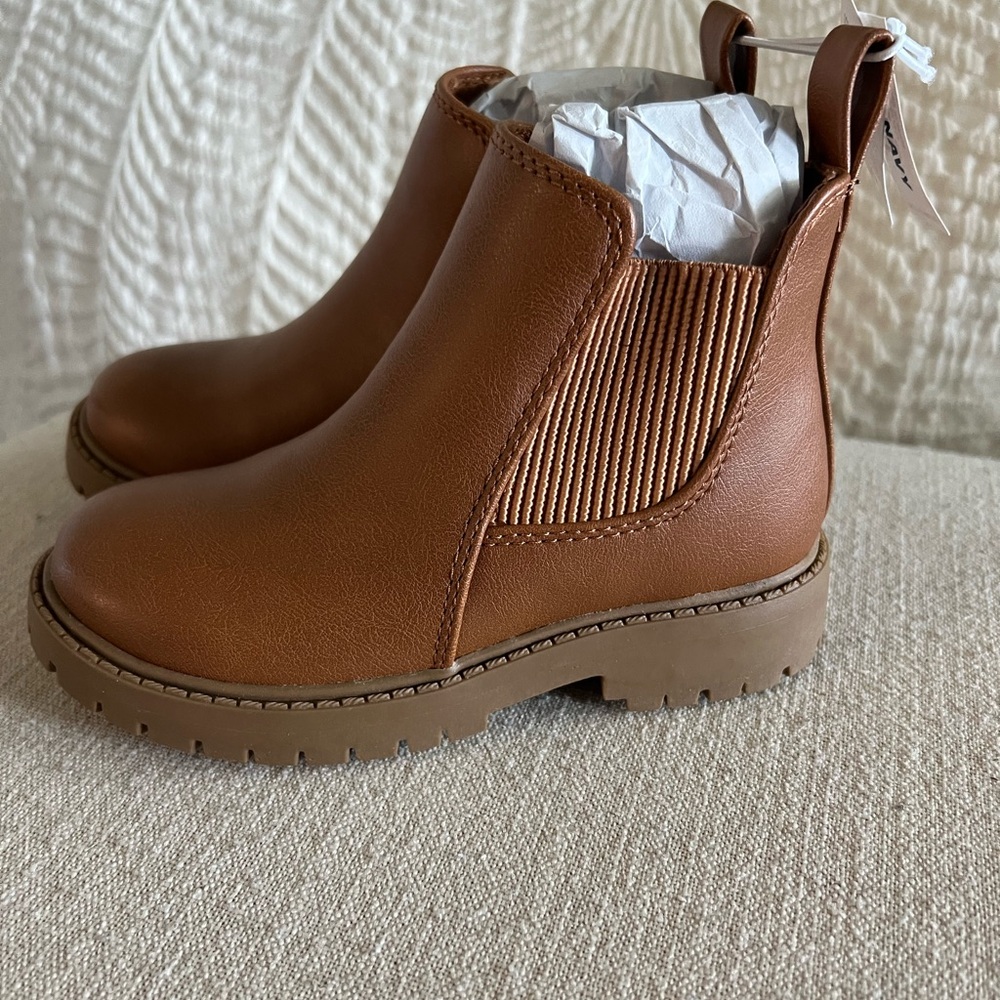 Brand new with tags kid’s boots!!
